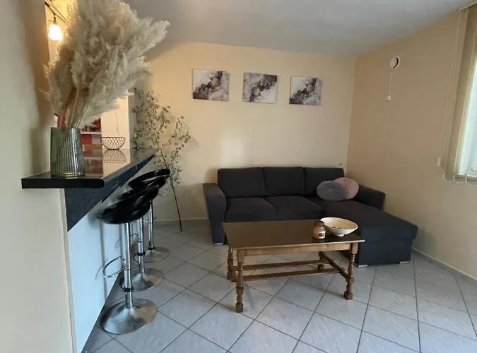 Apartament Strk Ii *